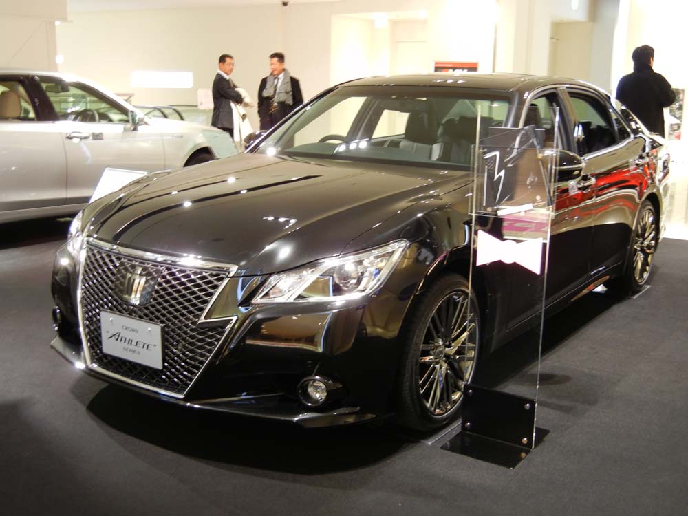 210系ピンクのクラウン・アスリート