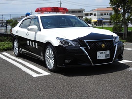 210 Crown Japon Police carー