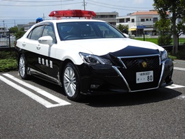 210 Crown Japan Polizen car