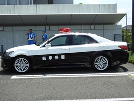 210 Crown Japan Police car